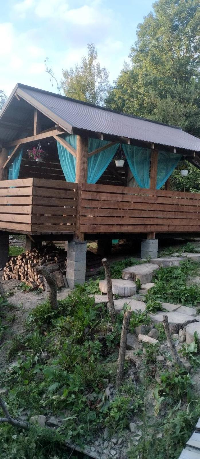 Gostynnyi Dvir U Marichky Hotell Lazeshchyna Eksteriør bilde